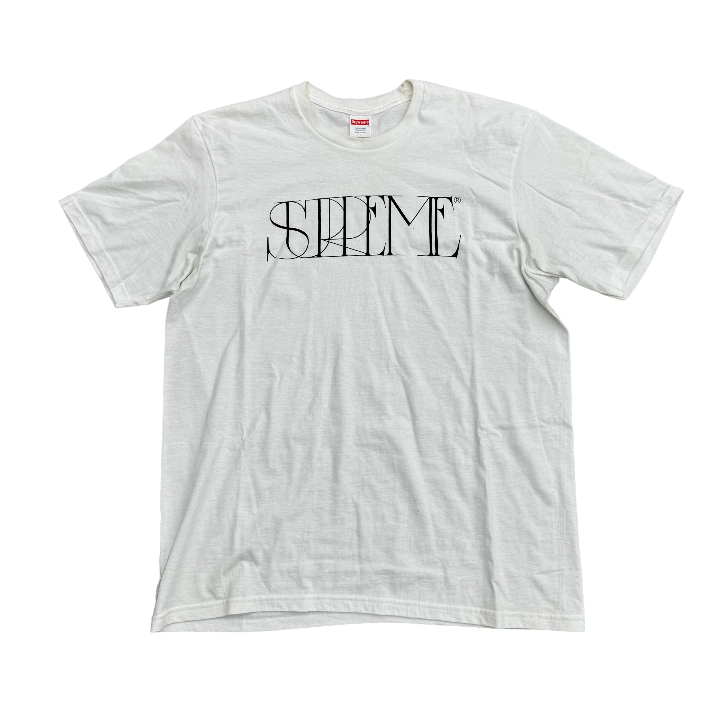 SUPREME OVERLAPPING SCRIPT TEE - WHITE – VDTX