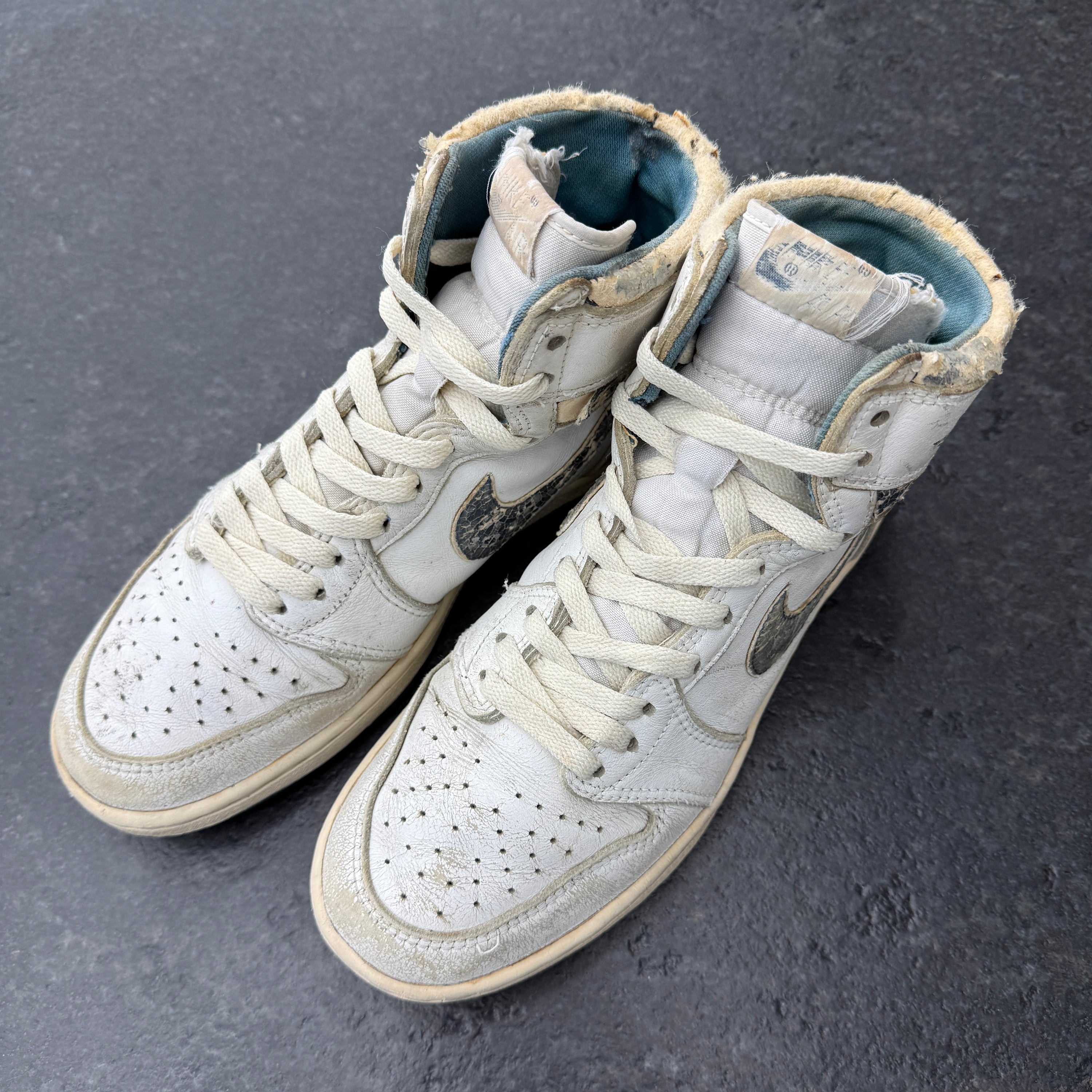 AIR JORDAN 1 HIGH 1985 “BLUE METALLIC” 7.5