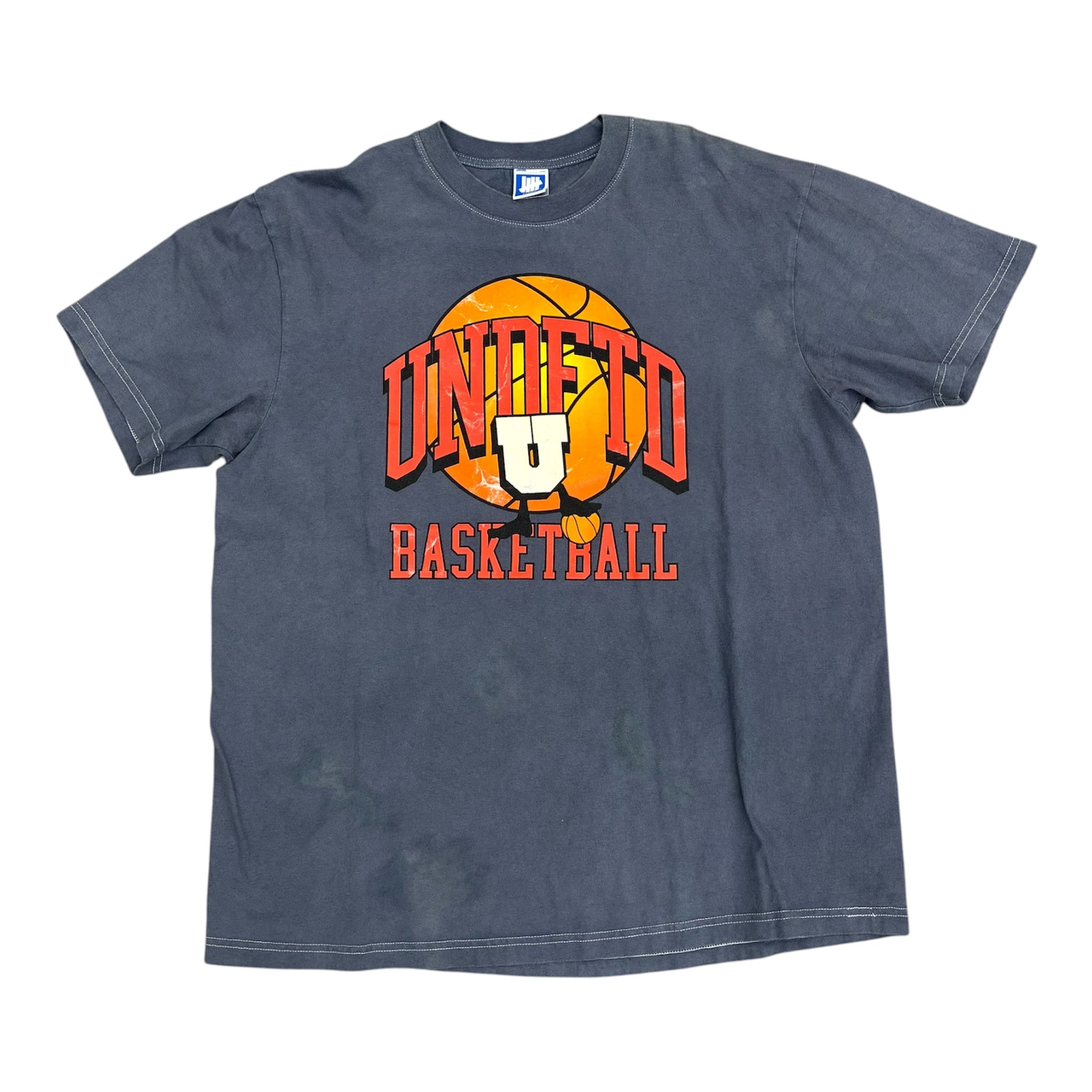 UNDEFEATED “UNDFTD BASKETBALL” LOGO WASHED TEE