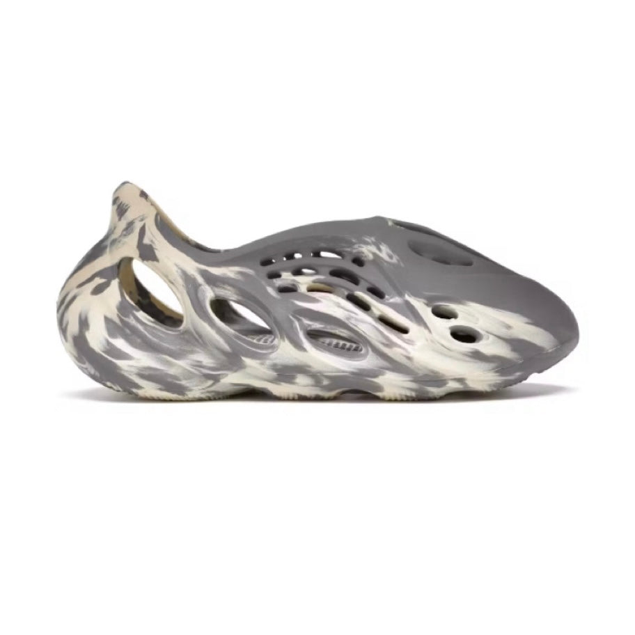 YEEZY FOAM RUNNER “MOON ROCK”