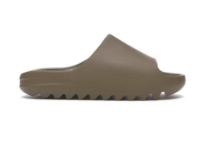 YEEZY SLIDE “EARTH BROWN”