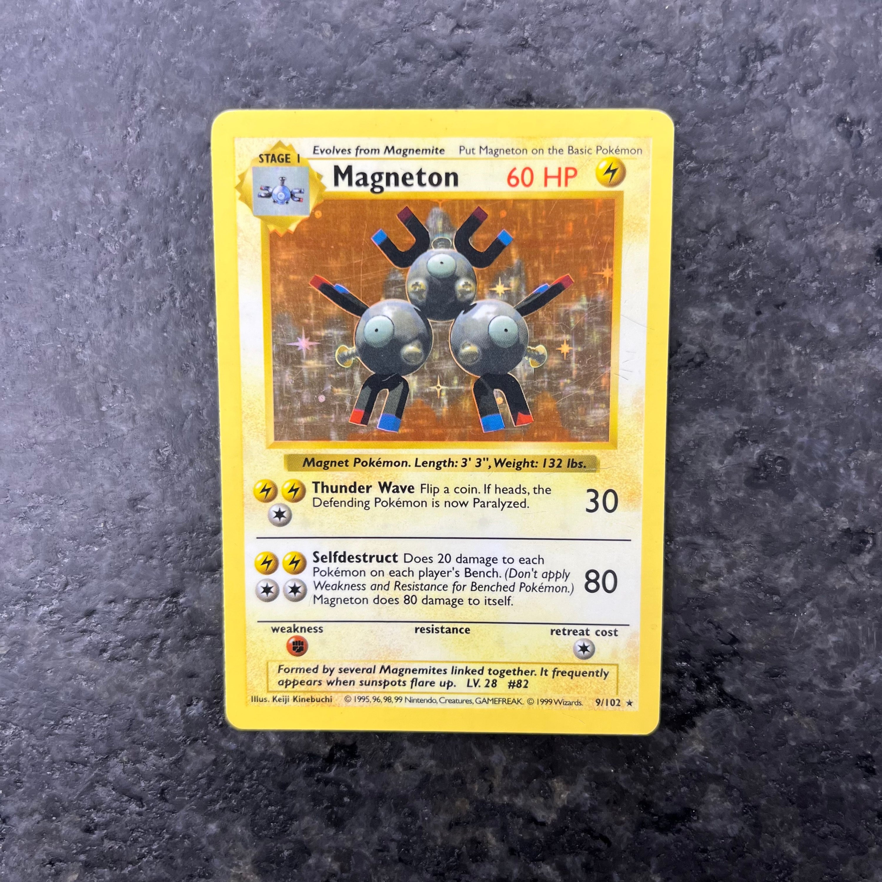 MAGNETON BASE SET SHADOWLESS HOLO 9/102 (LP)