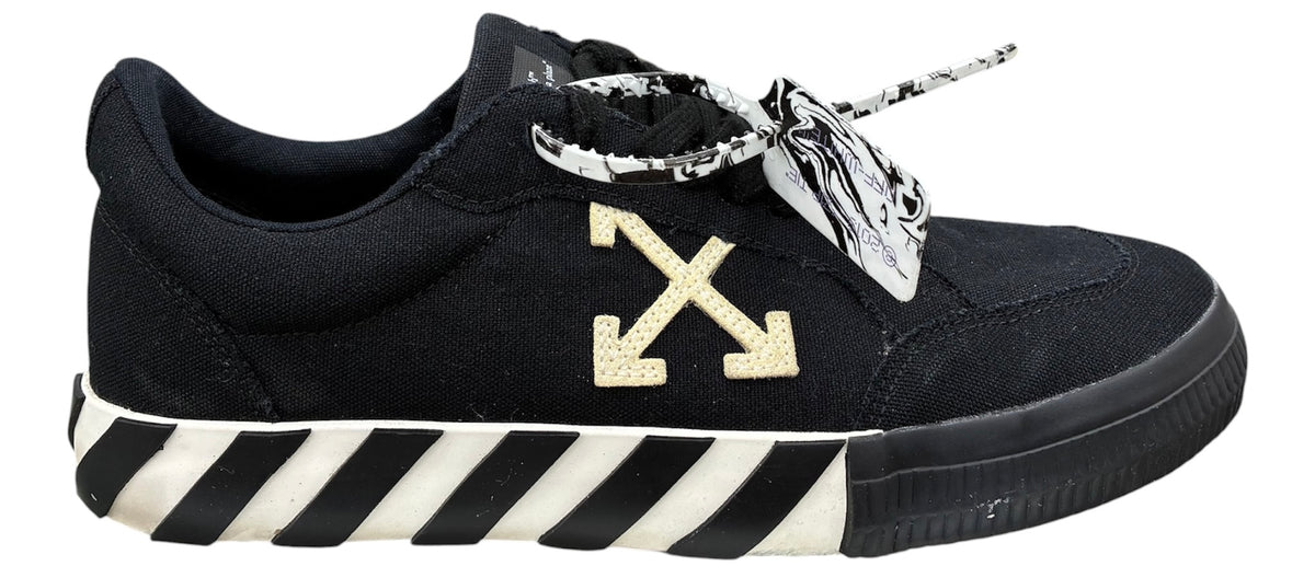 OFF WHITE “VULCANIZED” BLACK LOW TOP SNEAKER