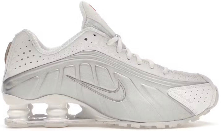 NIKE SHOX R4 “WHITE METALLIC SILVER” (W)