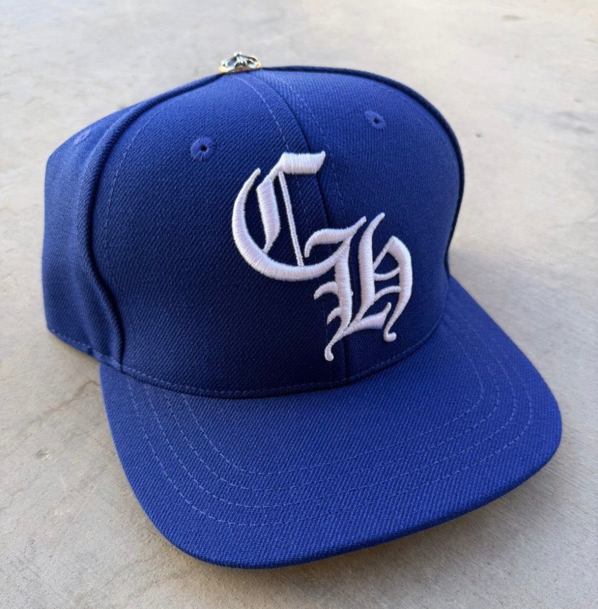 CHROME HEARTS BLUE AND WHITE SNAPBACK