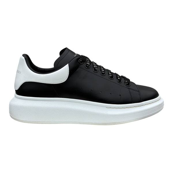 ALEXANDER MCQUEEN OVERSIZED SNEAKER “BLACK WHITE”