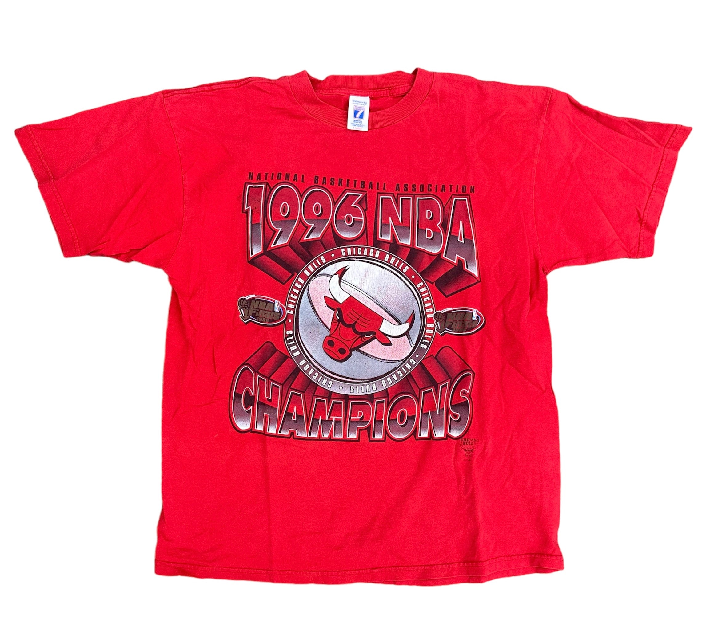 1996 CHICAGO BULLS NBA CHAMPS TEE (LR)