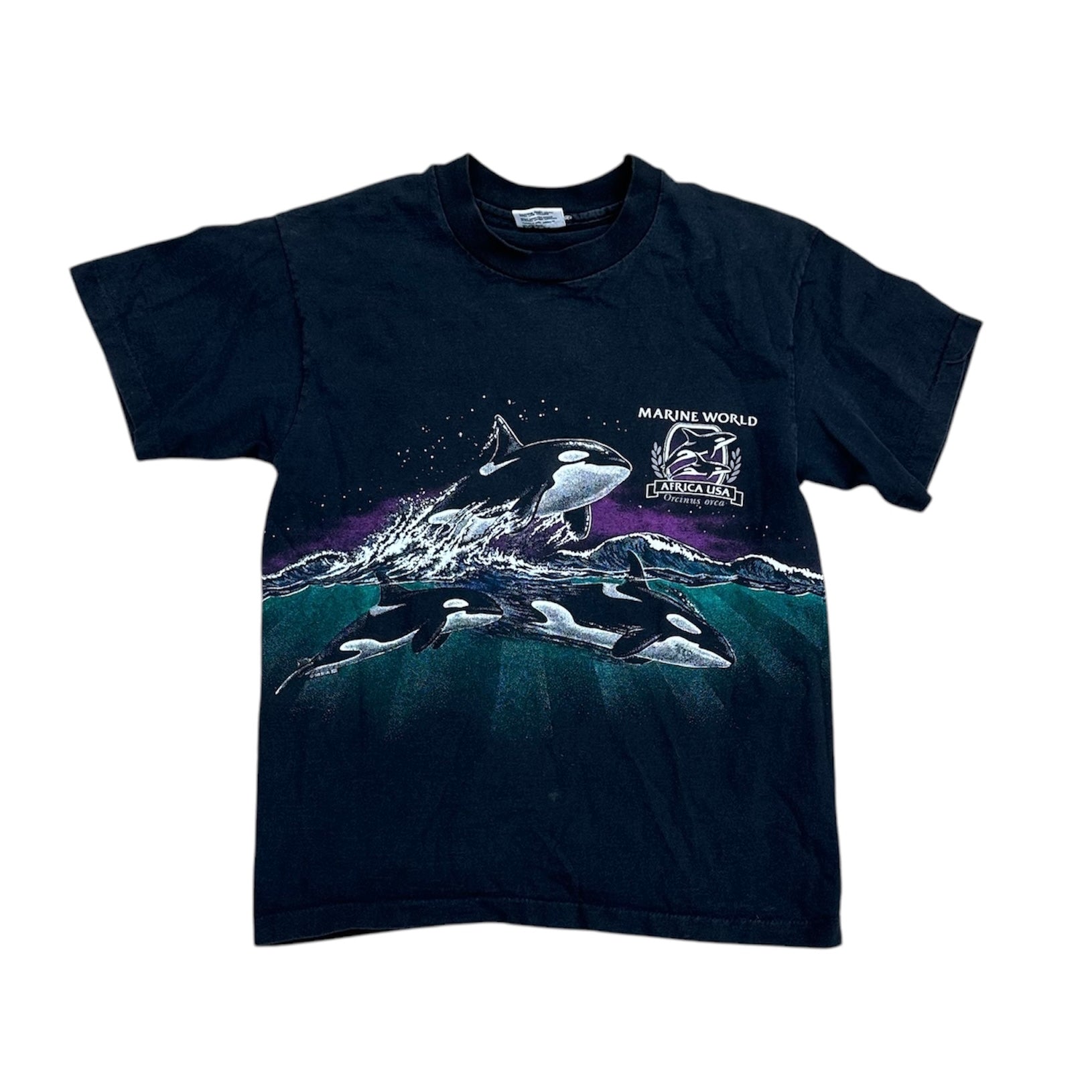 90’S MARINE WORLD ORCA AOP TEE (LR)