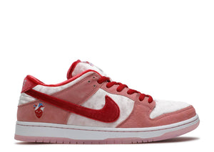 NIKE SB DUNK LOW X STRANGELOVE SKATEBOARDS