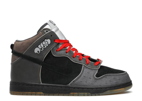NIKE SB DUNK HIGH “MF DOOM” (2007)